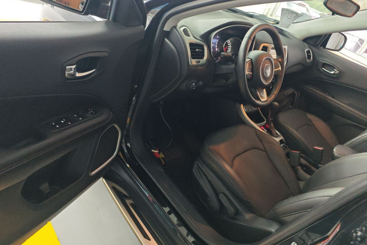 Jeep 指南者 2017款 200T 自动家享版中控内饰20