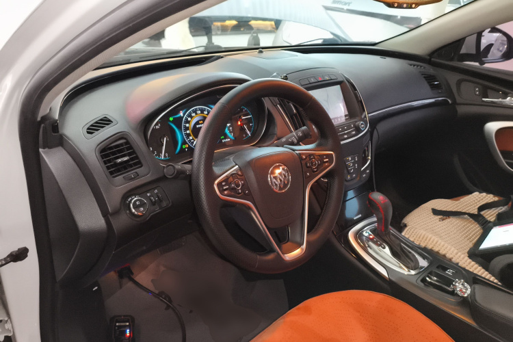 别克 君威 2015款 1.6T 精英技术型中控内饰12