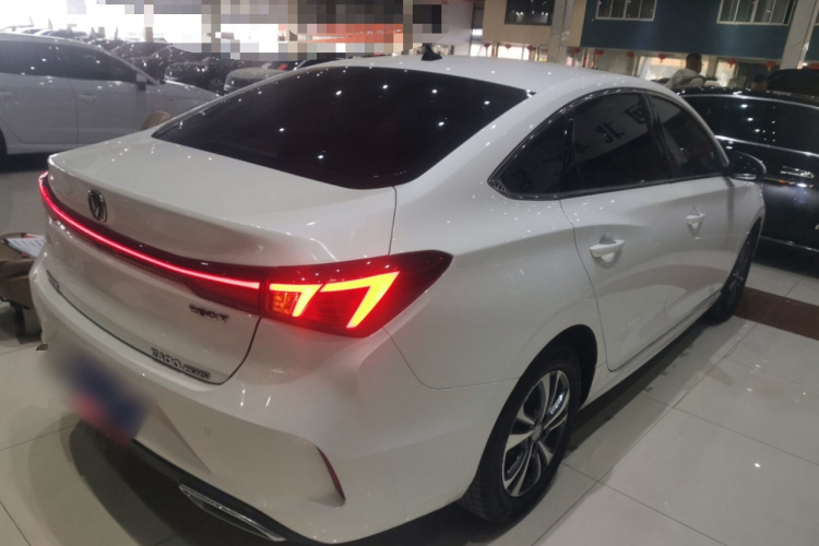 长安 逸动 2023款 畅享版 PLUS 蓝鲸NE 1.4T GDI DCT尊贵版车身外观7