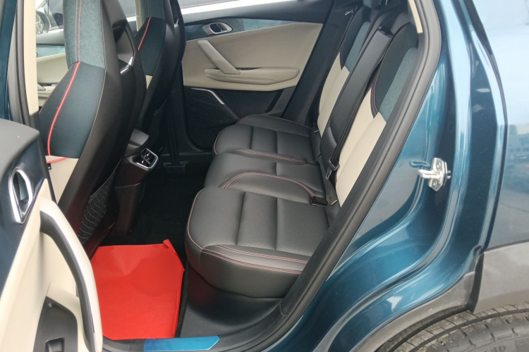 领克06 2020款 1.5T 耀Halo中控内饰21