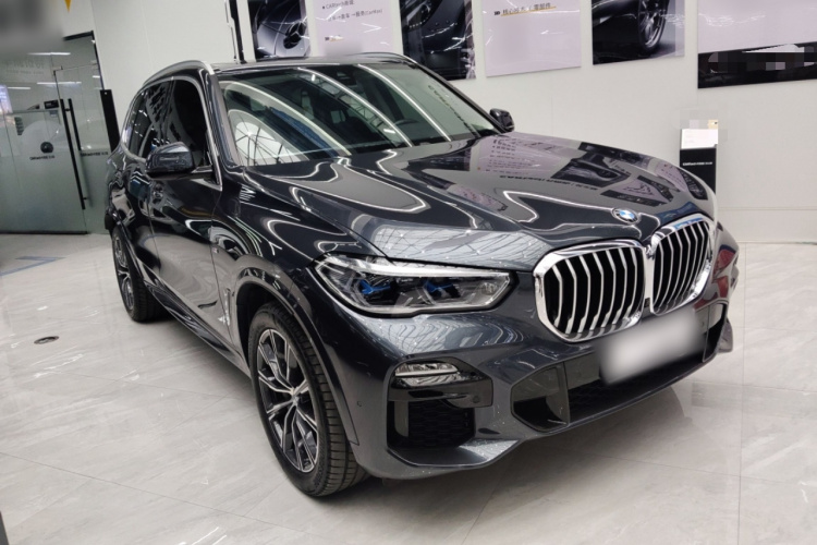 宝马X5(进口) 2021款 xDrive40i M运动套装车身外观3