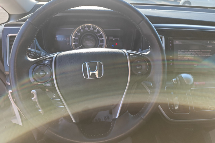 本田 艾力绅 2016款 2.4L 风尚版中控内饰13