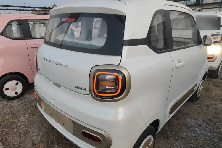 奔腾小马 2026款 222km 萌趣马 Plus车身外观6004