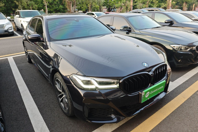 宝马5系新能源 2022款 535Le M运动套装车身外观3