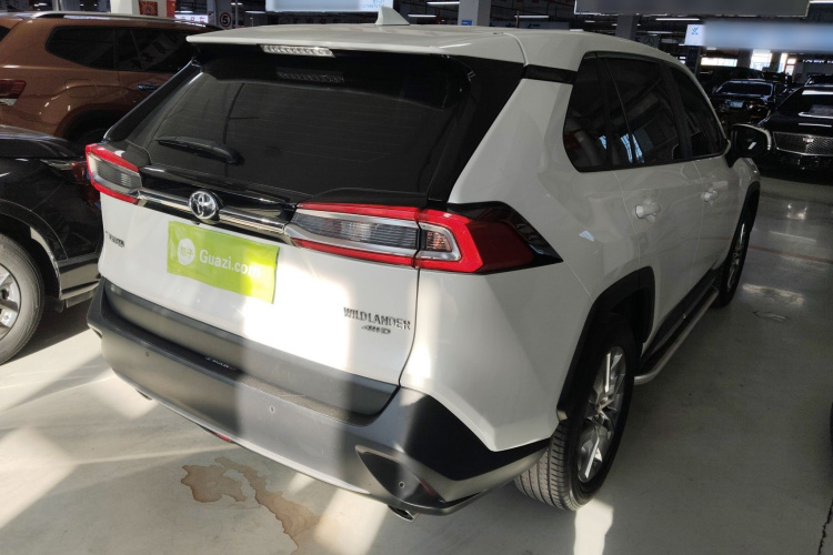 丰田 威兰达 2022款 2.0L CVT四驱豪华PLUS版车身外观7