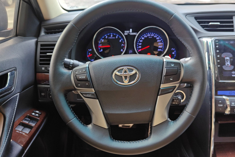 丰田 锐志 2013款 2.5V 尊锐版中控内饰13