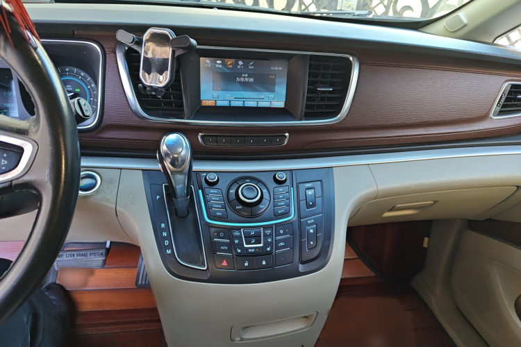 别克GL8 2014款 3.0L GT豪华商务豪雅版局部细节16