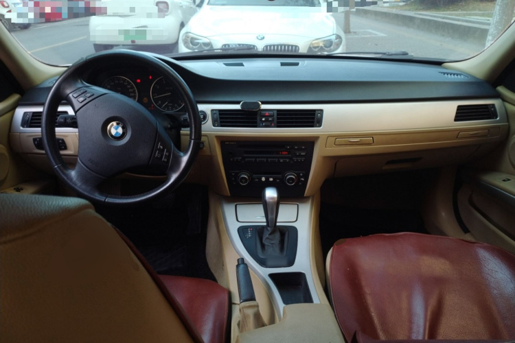 宝马3系 2009款 318i 领先型中控内饰12