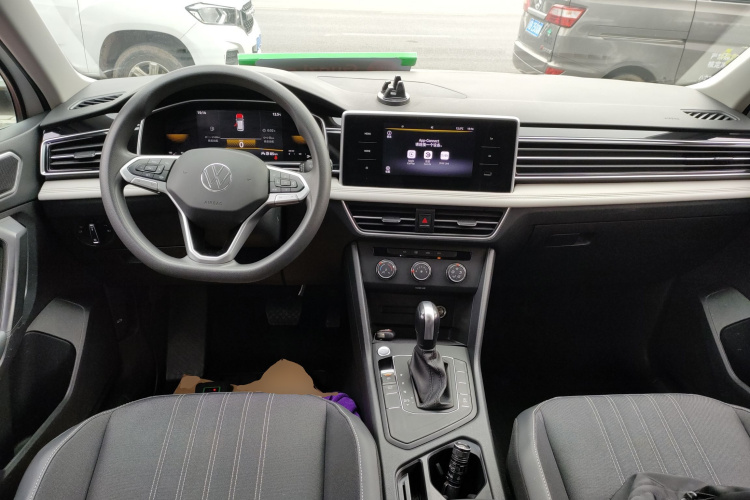 大众 途观L 2022款 330TSI 自动两驱舒享版中控内饰7002