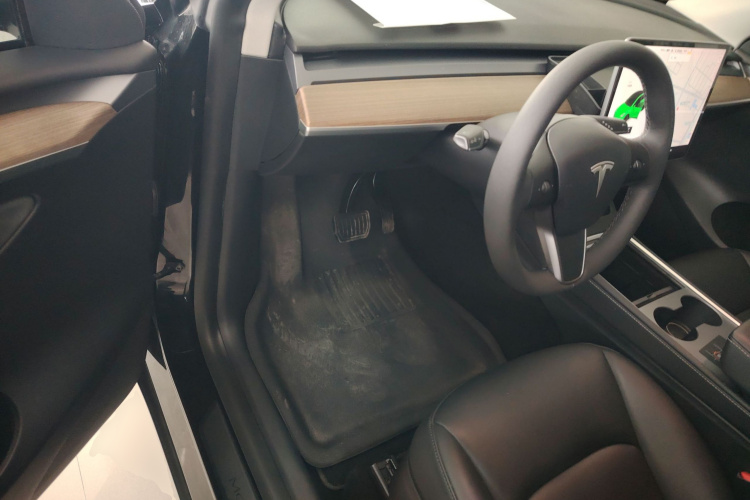 特斯拉 Model Y 2021款 标准续航后驱版中控内饰20