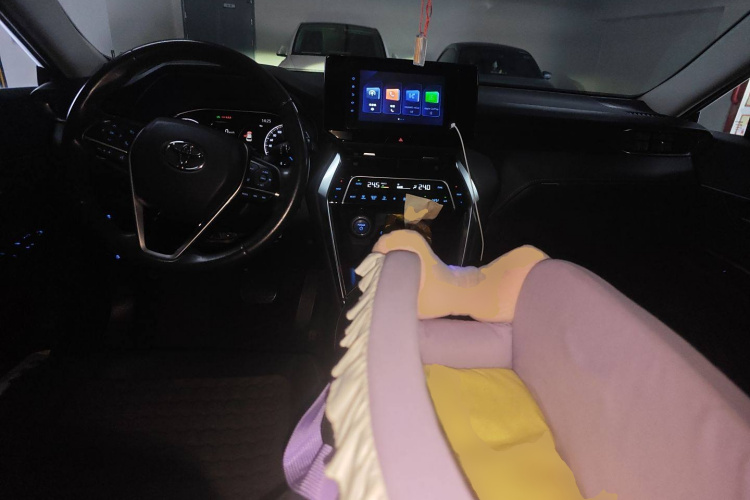 丰田 凌放HARRIER 2022款 双擎 2.5L CVT两驱豪华版中控内饰12