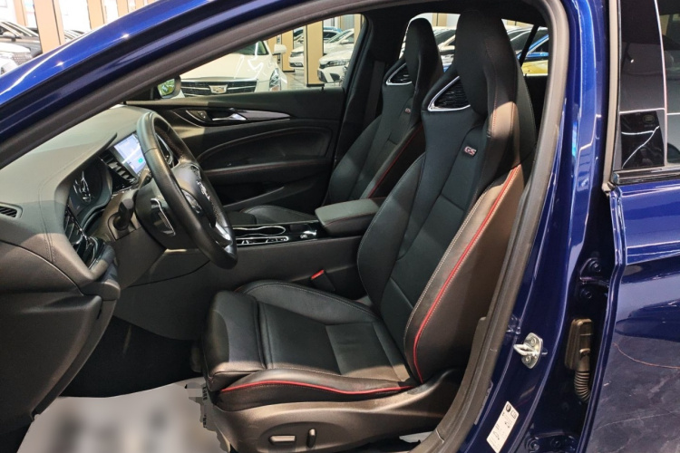 别克 君威 2020款 GS 28T 精英型中控内饰19