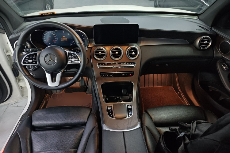 奔驰GLC 2020款 GLC 260 L 4MATIC 豪华型中控内饰12