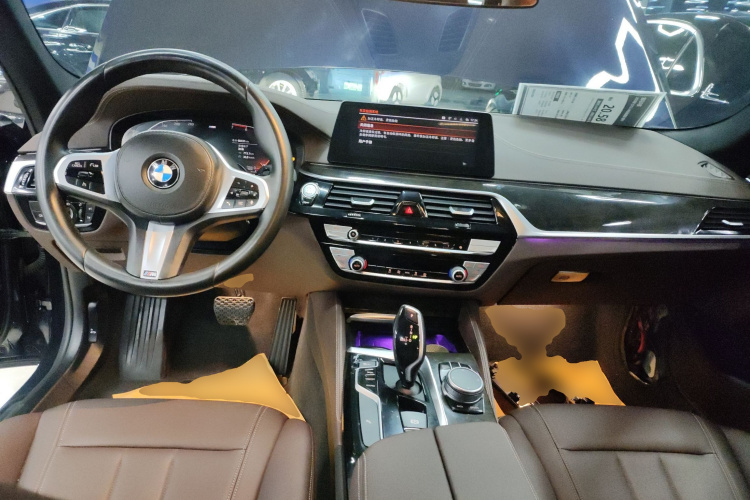 宝马5系 2020款 525Li M运动套装中控内饰12