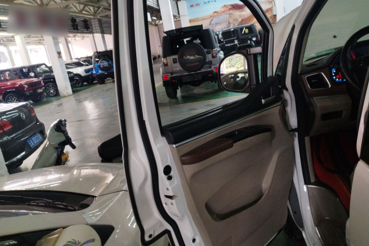 东风风行 菱智M5EV 2020款 长航版 豪华型 7座中控内饰7007