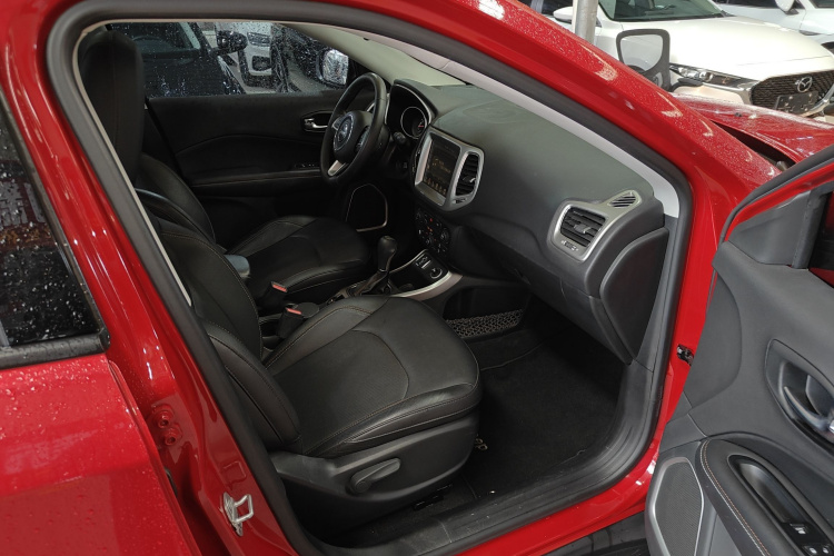 Jeep 指南者 2017款 200T 自动家享版局部细节41