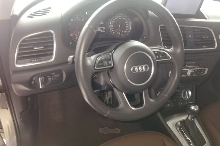 奥迪Q3 2013款 35 TFSI 舒适型中控内饰13