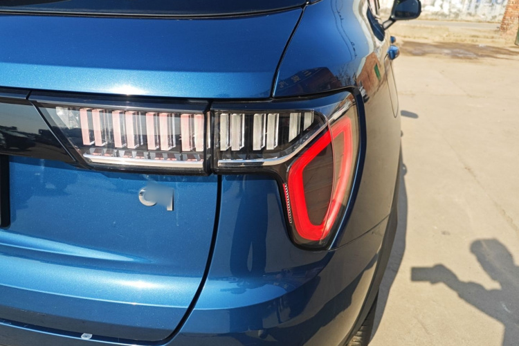 领克01 2017款 2.0T 两驱耀Pro版车身外观6006