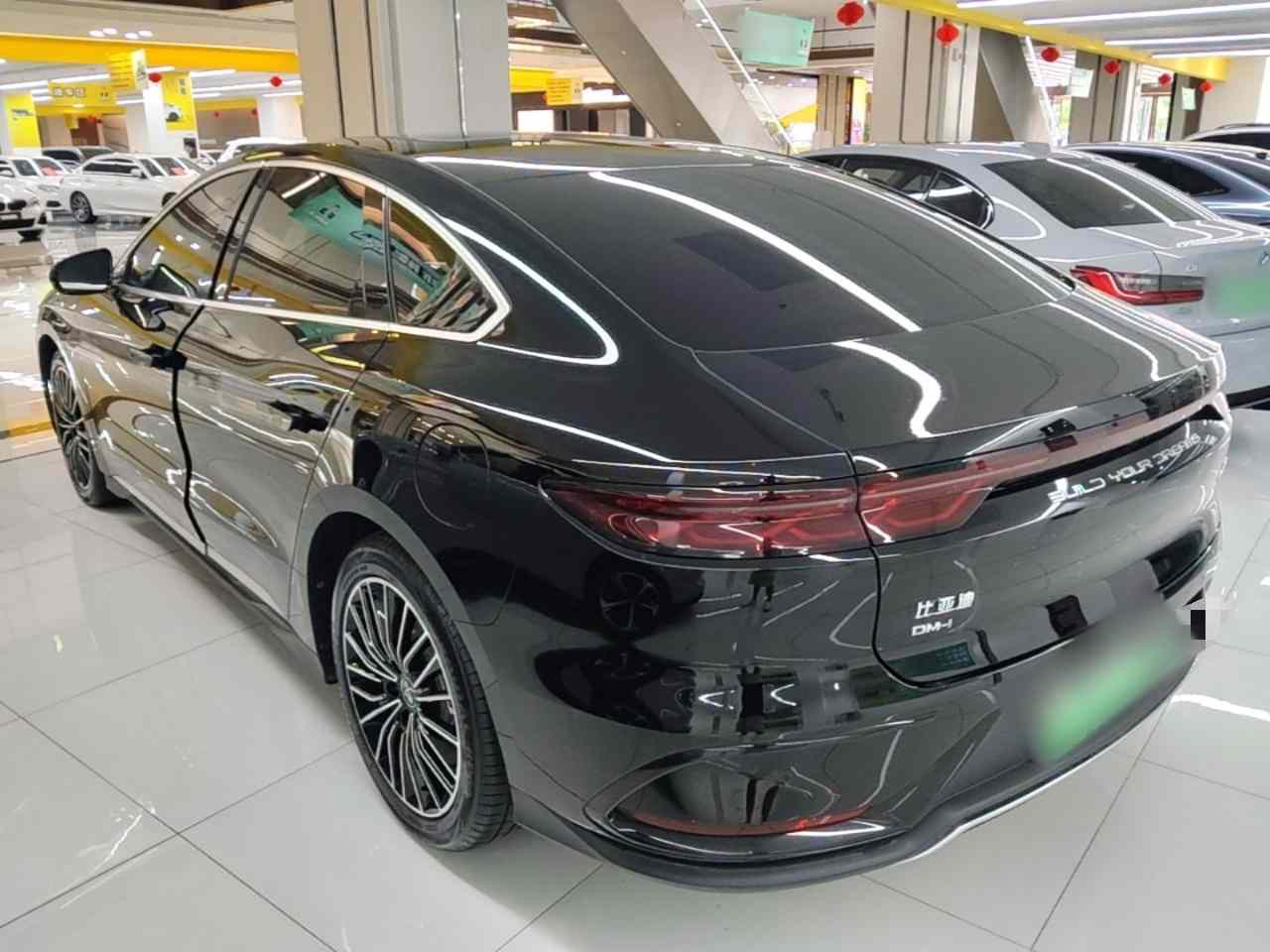 比亚迪 汉 2024款 DM-i 荣耀版 121KM 尊荣型(3)