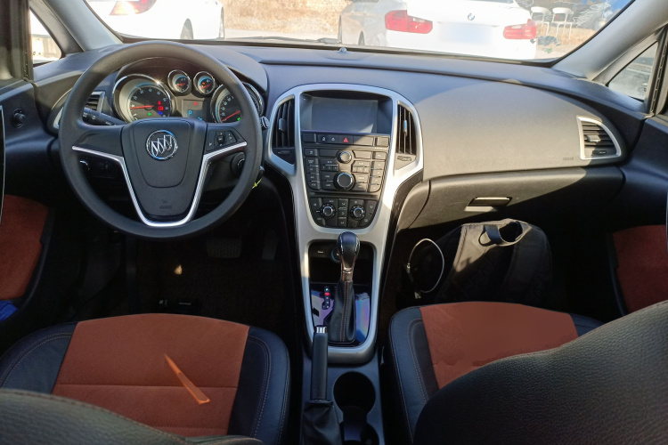 别克 英朗 2014款 XT 1.6T 自动时尚运动版中控内饰7002