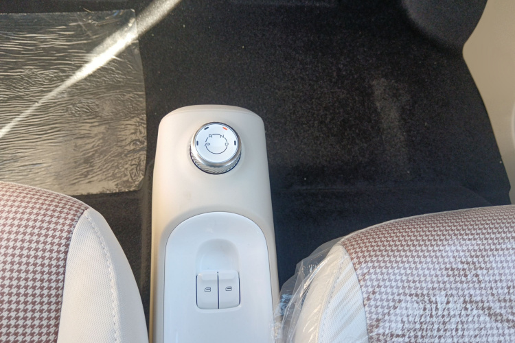 五菱汽车 宏光MINIEV 2024款 第三代 215km 青春版局部细节18