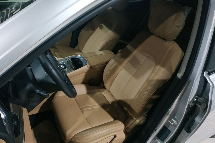 蓝电E5 2023款 1.5L DE-i 100KM畅享型 5座局部细节19