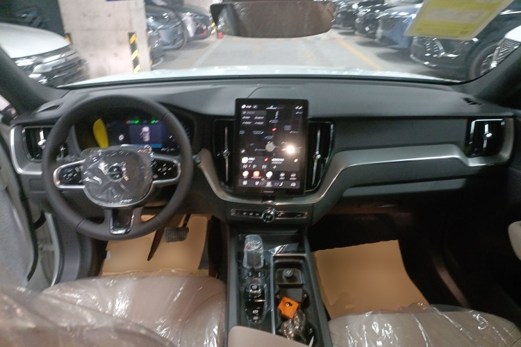 沃尔沃XC60 2026款 B5 四驱智逸豪华版中控内饰12