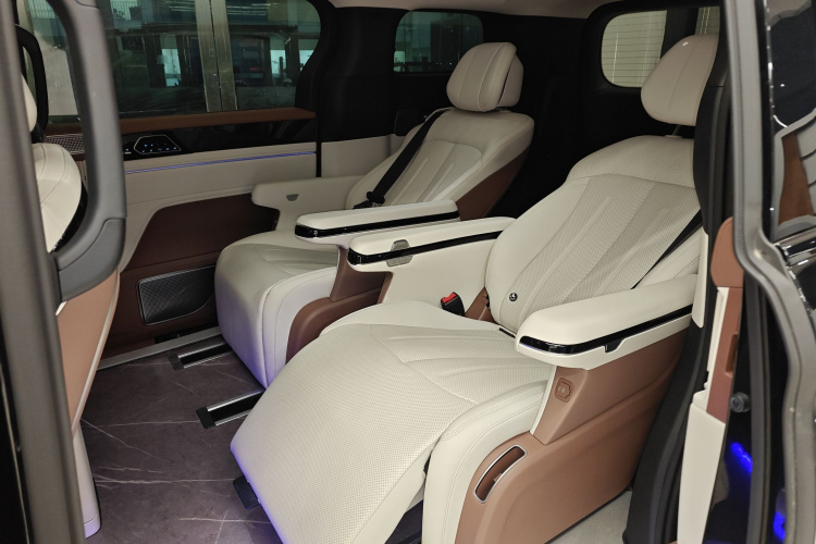 比亚迪 夏 2025款 DM-i 1.5T 180km 超越型中控内饰7004