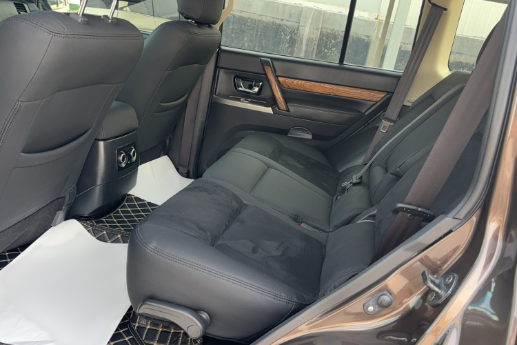 三菱 帕杰罗(进口) 2018款 3.0L 自动舒适版中控内饰7003