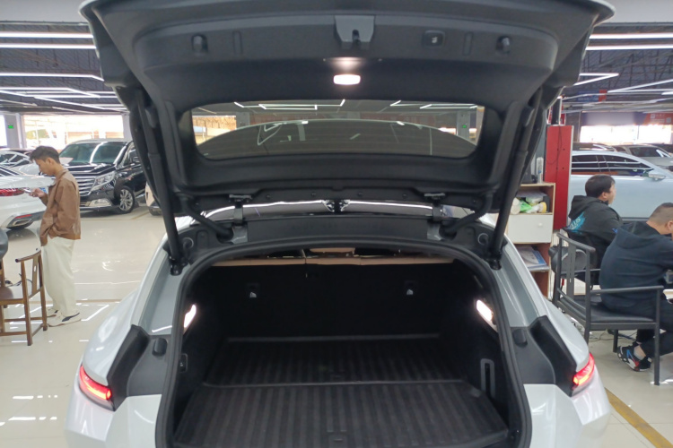 蔚来ET5T 2025款 75kWh Touring机舱底盘23