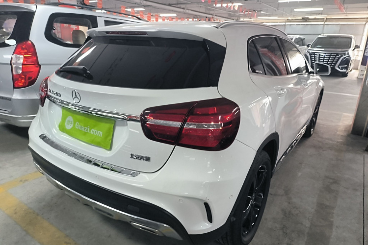 奔驰GLA 2019款 GLA 200 时尚型车身外观7