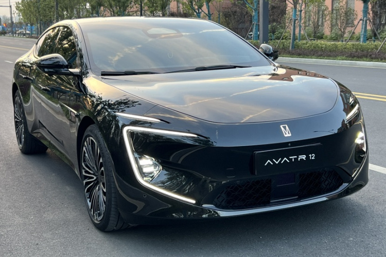 阿维塔12 2025款 Ultra增程版车身外观6004