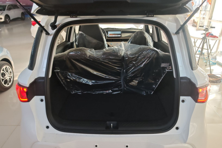 凯翼拾月 2026款 Mate 305km 国轩踏浪版机舱底盘23