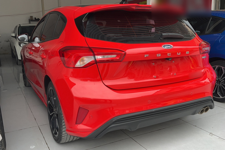 福特 福克斯 2020款 两厢 EcoBoost 180 自动ST Line车身外观6006