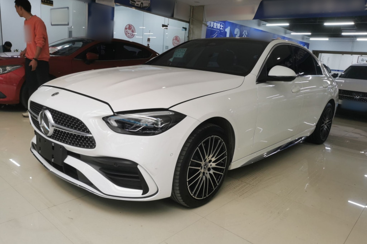 奔驰C级 2023款 改款二 C 260 L 运动版车身外观1