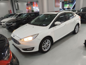 福特 福克斯 2018款 三厢经典 1.6L 自动风尚型智行版