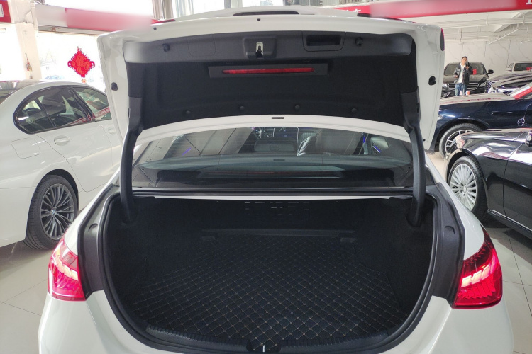 奔驰C级 2022款 C 200 L 运动版机舱底盘23