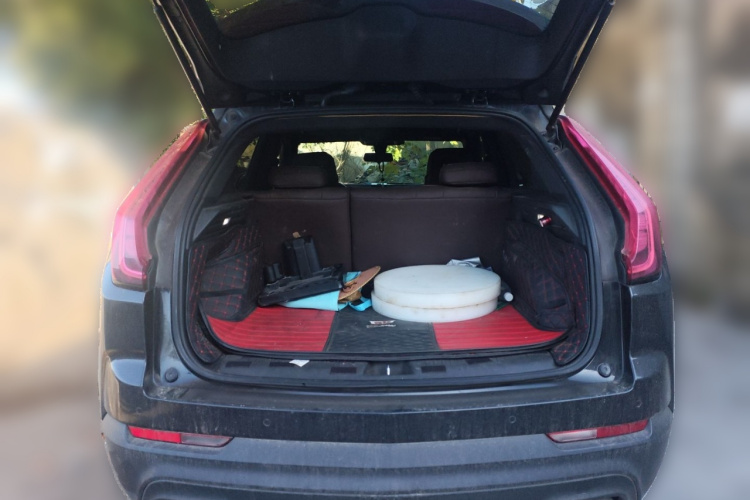 凯迪拉克XT4 2018款 28T 两驱技术型中控内饰23