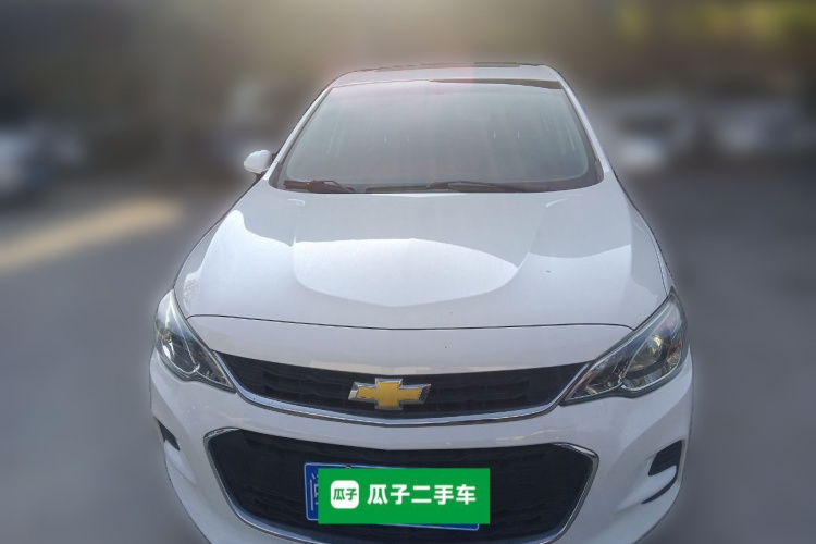 雪佛兰 科沃兹 2019款 320 自动欣享天窗版车身外观2