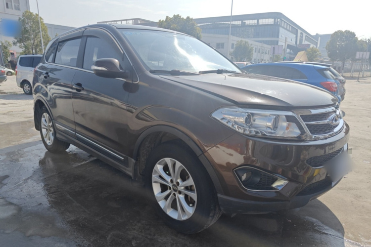 奇瑞 瑞虎5 2014款 2.0L 手动家享版车身外观3