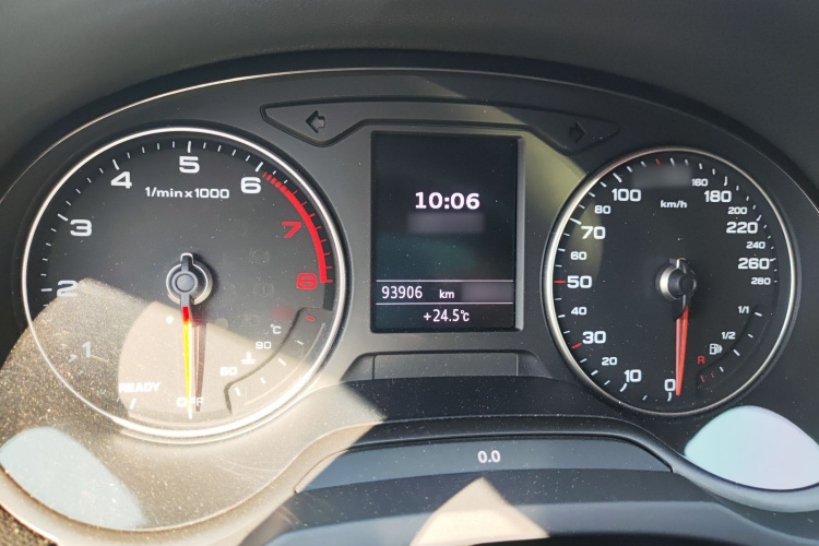 奥迪A3 2018款 30周年年型 Limousine 35 TFSI 进取型局部细节14