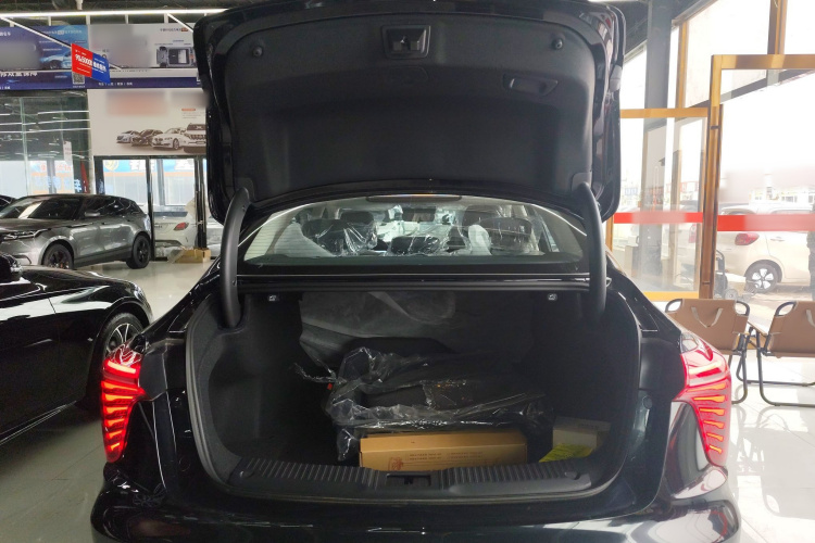 红旗H5 PHEV 2025款 170 超混版机舱底盘23