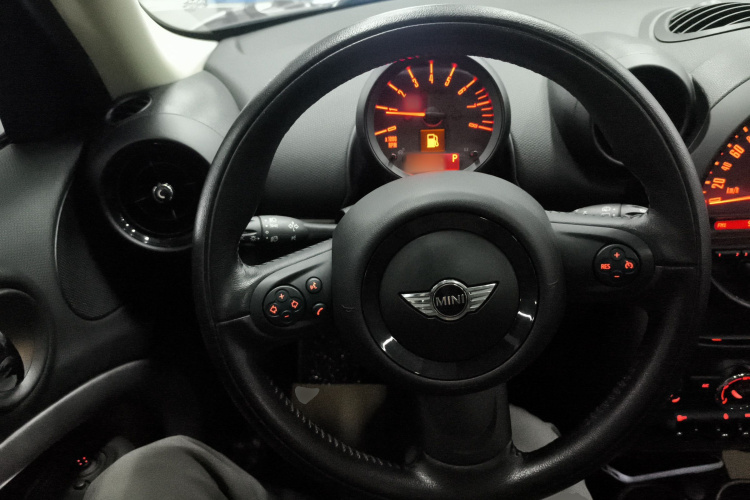 MINI Countryman 2014款 1.6T COOPER ALL4 Fun中控内饰13