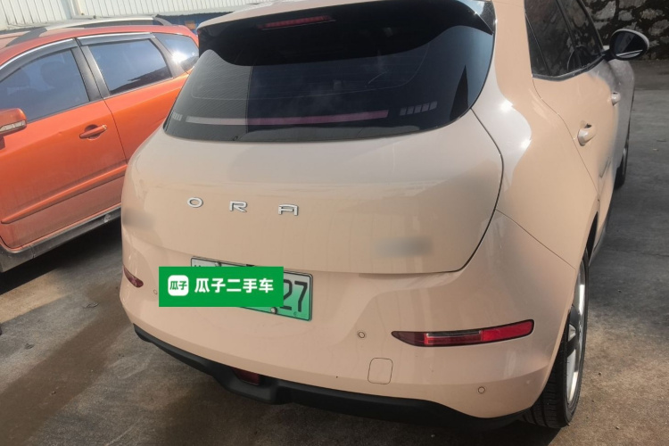 欧拉好猫 2023款 401km标准续航 豪华型 磷酸铁锂车身外观6