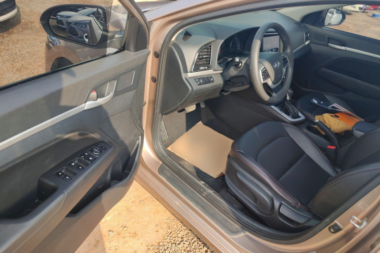 现代 领动 2016款 1.6L 自动智炫·青春型中控内饰20