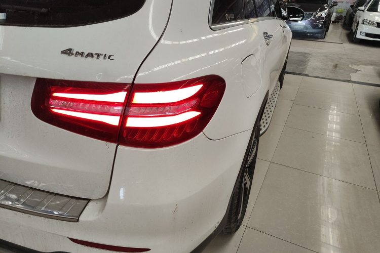 奔驰GLC 2019款 GLC 300 L 4MATIC 动感型车身外观9