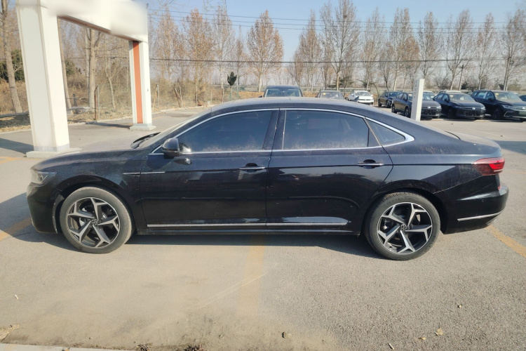 大众 帕萨特 2024款 380TSI 星空豪华版车身外观4