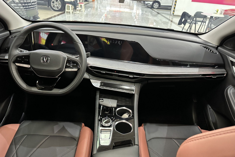 长安 逸动 2024款 PLUS 蓝鲸NE 1.4T GDI DCT高能版中控内饰7001