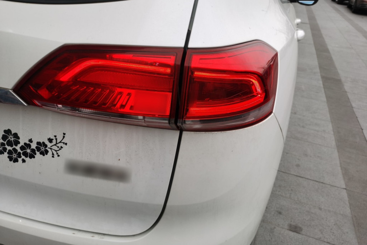 哈弗H6 2018款 蓝标 1.5T 自动豪华型车身外观9