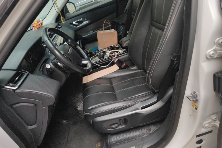 路虎 揽胜星脉 2017款 P250 S中控内饰19